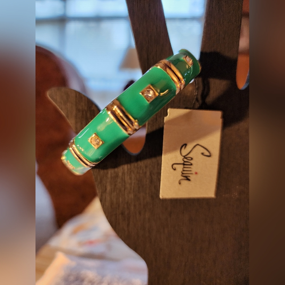 STUNNING Sequin™ Emerald Green Enamel & Crystal Hinged Bangle Bracelet – NWT